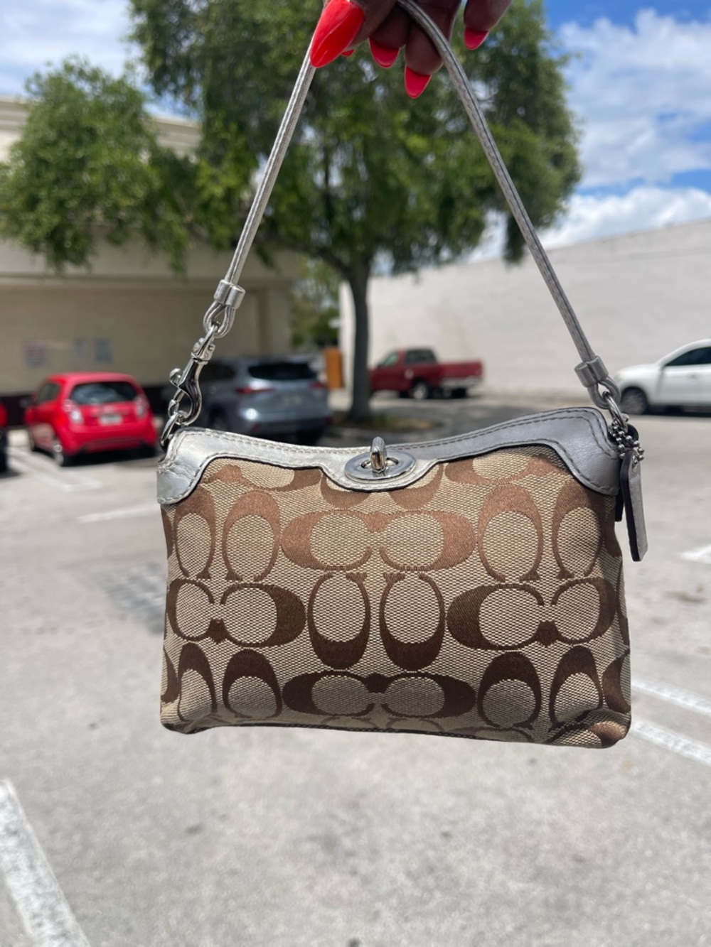 Coach turnlock shouldee bag